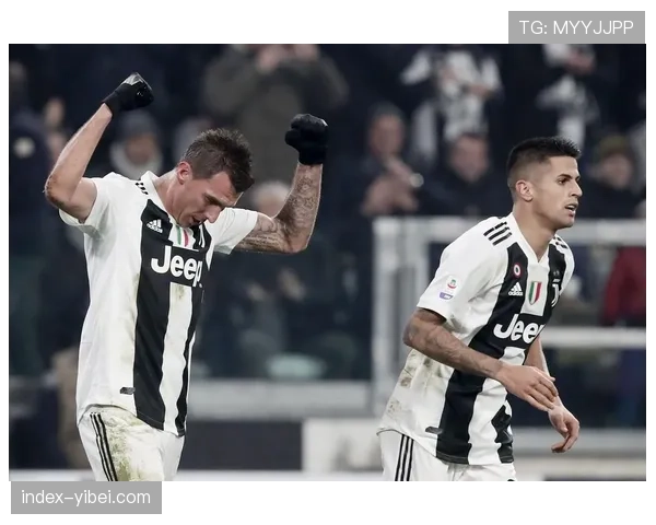 意甲奇景：米兰尤文球迷齐呼-国米加油-，争四利益考量显现